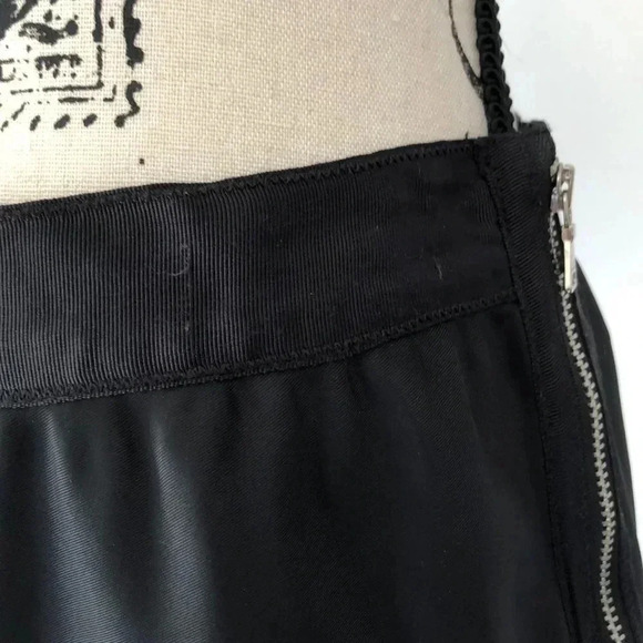 Club Monaco black skirt - Picture 3 of 6